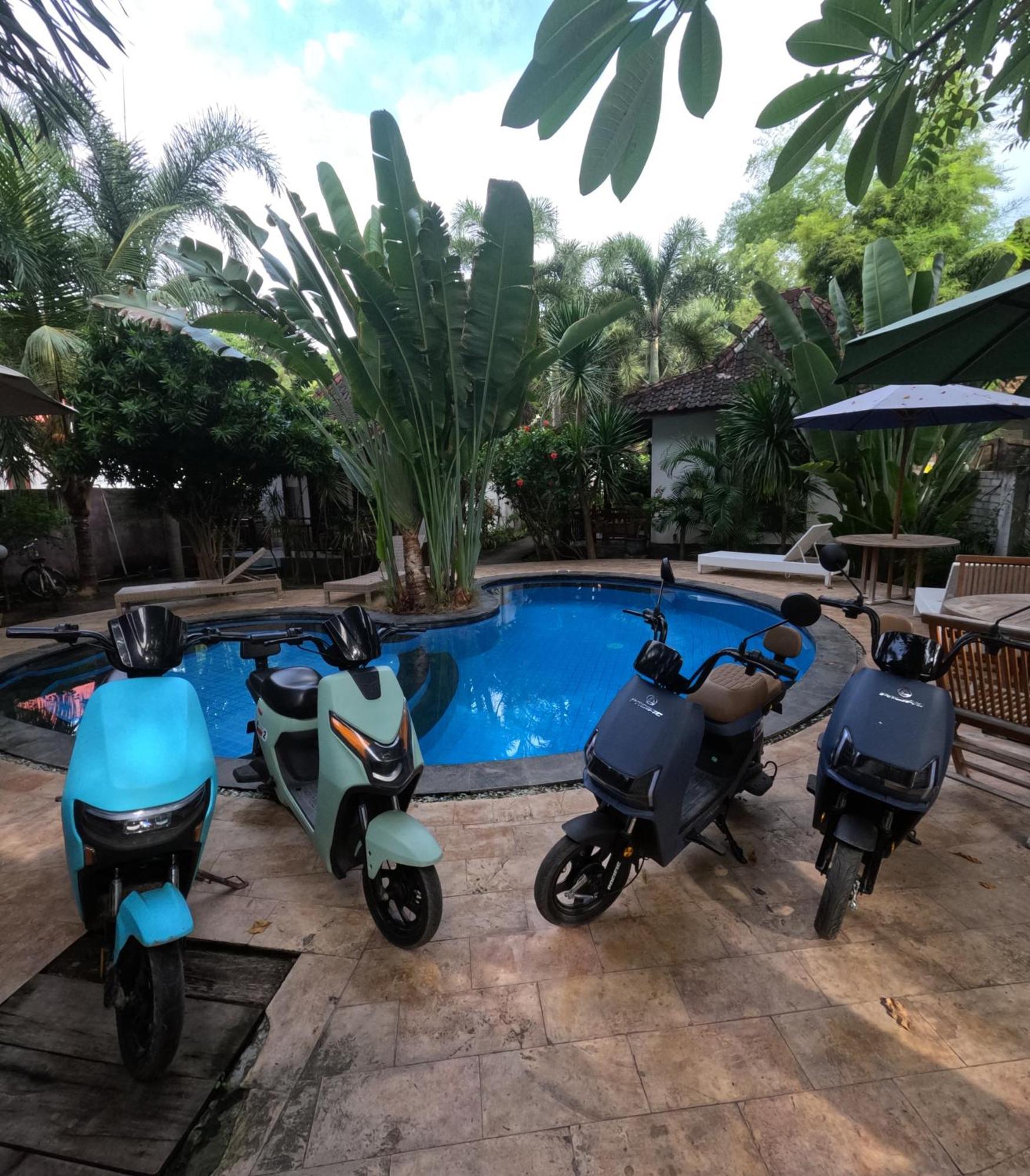 Banana Leaf Resort Gili Trawangan Exterior photo