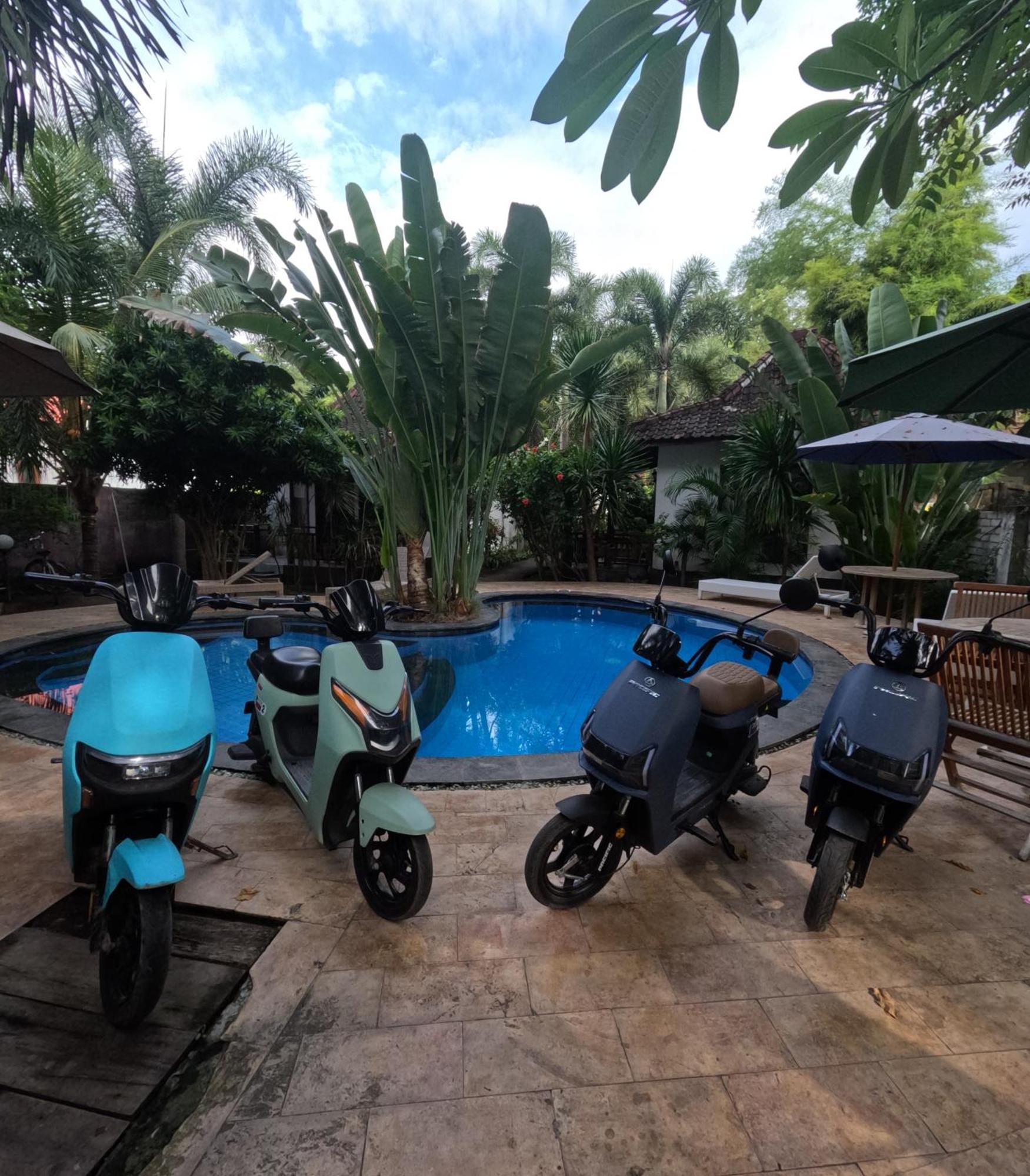 Banana Leaf Resort Gili Trawangan Exterior photo